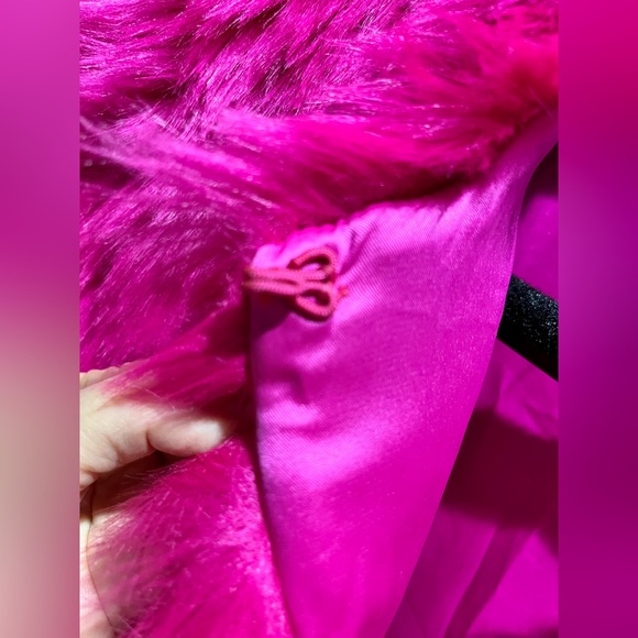 🤗SO FLUFFY pink🤗Forever 21🤗Size S🤗 Worn once🙃 Preloved by me!🤗CUTE🥰 - Picture 8 of 13